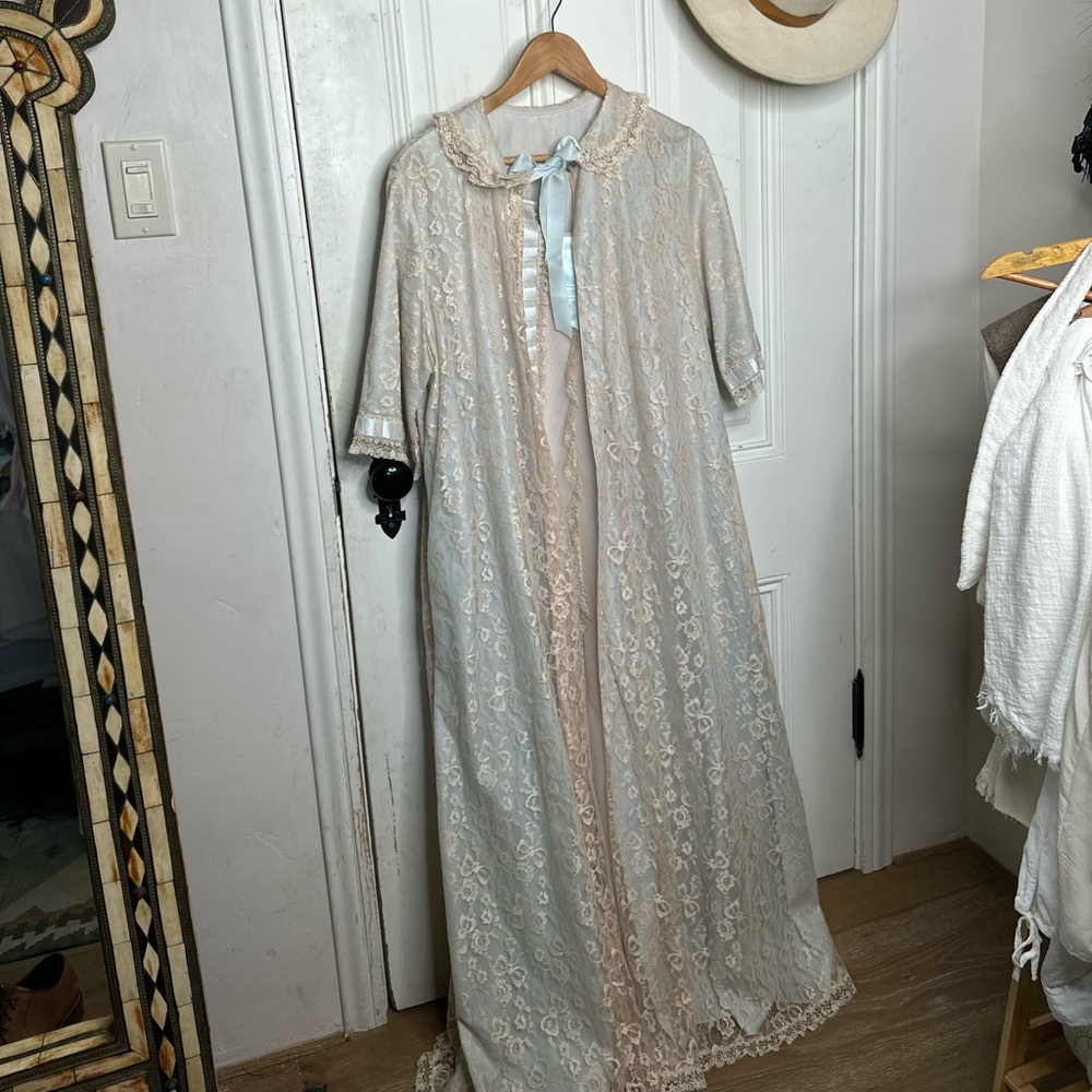 Adorable vintage Set 60s Odette Barsa Blue Lace Peignoir Dressing & Robe long